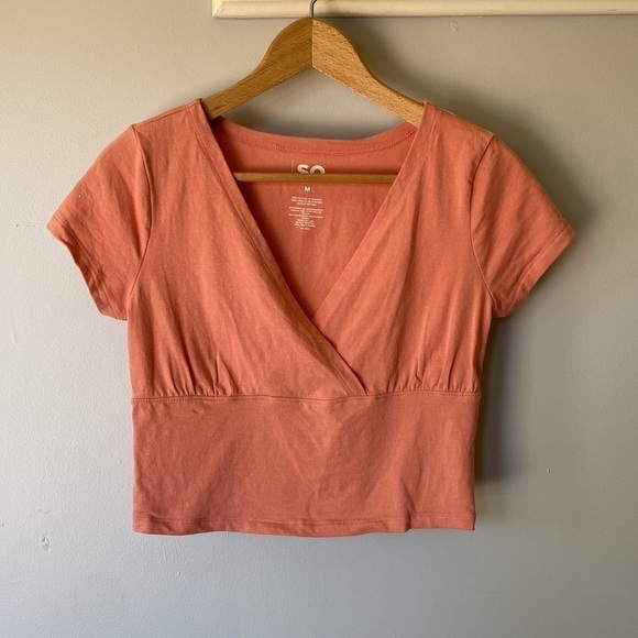 So cropped v-neck cotton blend tee Sz M - Picture 1 of 7